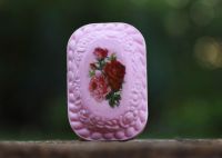 Kosmetické mýdlo přírodní růže s etiketou 115g s mandlovým olejem For Merco